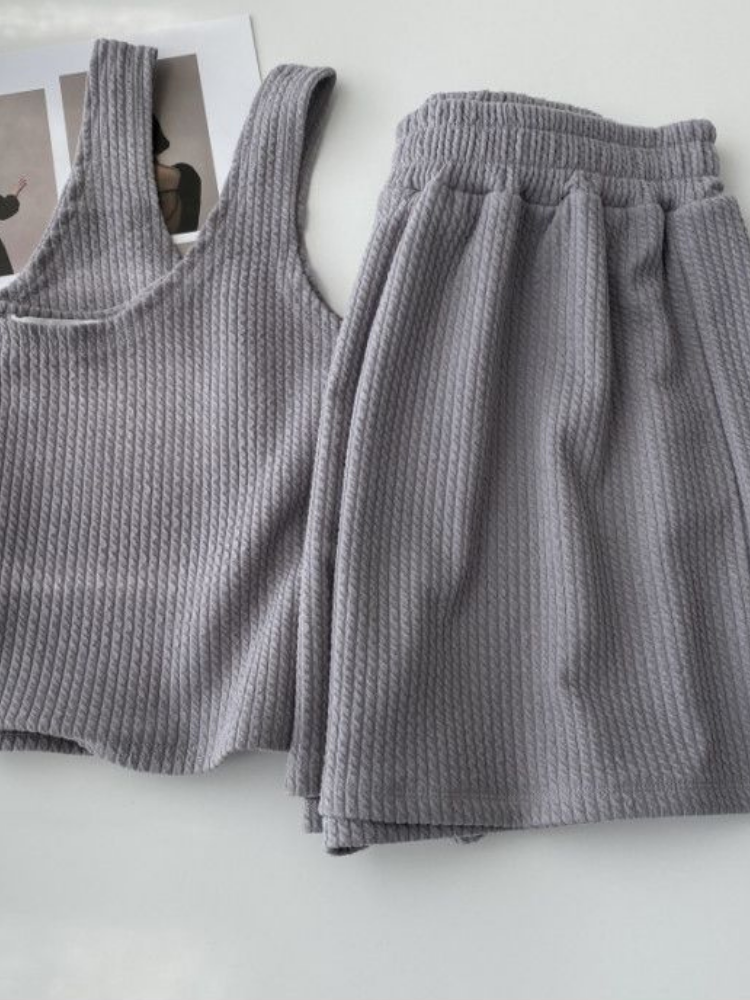 Conjunto informal de camiseta sin mangas y pantalones cortos de verano